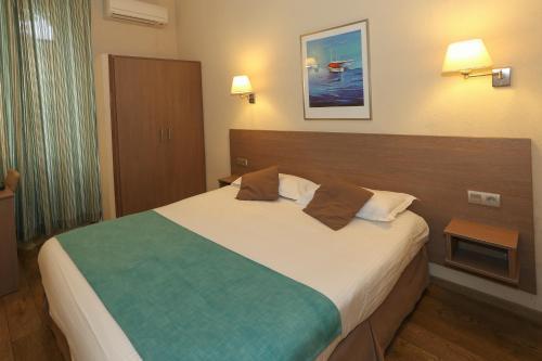 קורטה Hotel Duc De Padoue מראה חיצוני תמונה