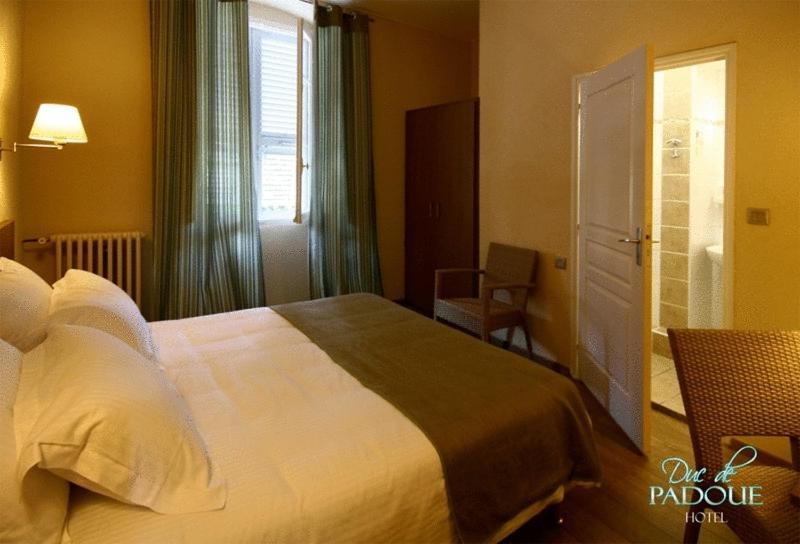 קורטה Hotel Duc De Padoue מראה חיצוני תמונה